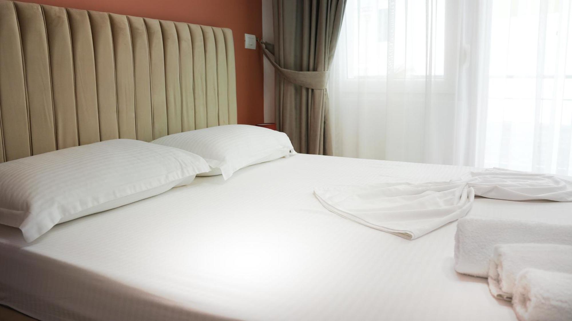 Hotel Luris Golem  Dış mekan fotoğraf